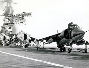 Illustration for article titled The Time When AV-8 Harriers Deployed Aboard A Fixed-Wing Navy Carrier Ā
